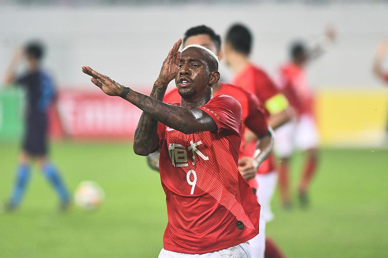 西亚卡姆遭遇十二持续失利，雄鹿教练压力巨大！引发球迷热议的简单介绍