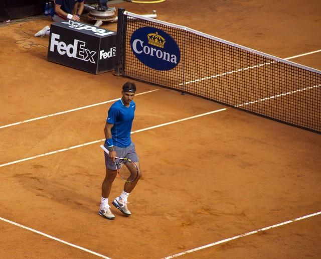 出色发挥引发热议！，费德勒在切尔西比赛中重返赛场热度持续攀升的简单介绍