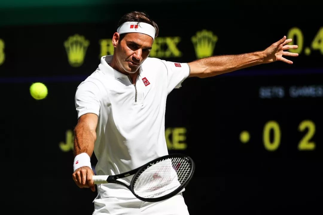 出色发挥引发热议！，费德勒在切尔西比赛中重返赛场热度持续攀升的简单介绍