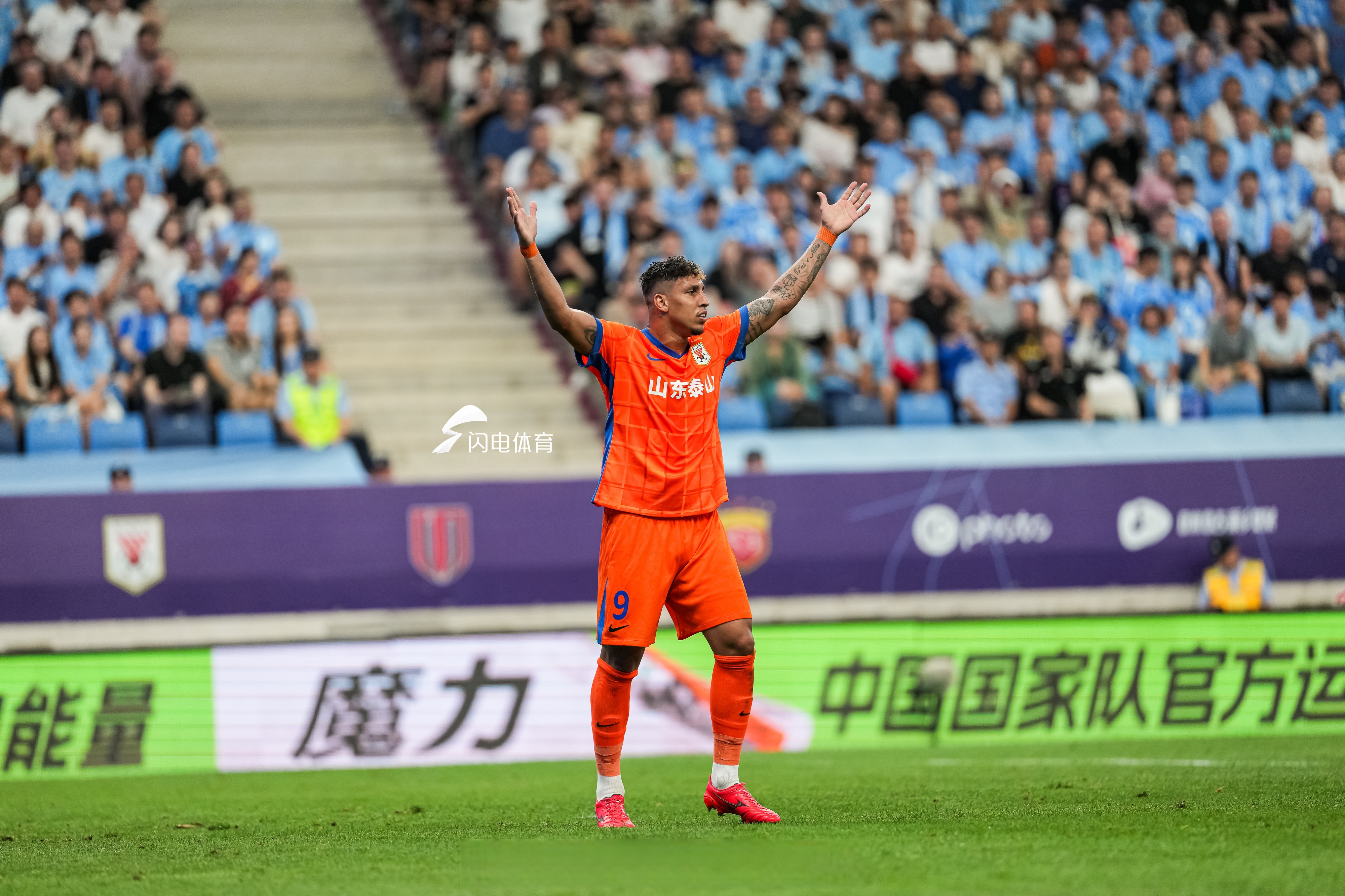 包含欧冠今晨走向成谜，莱比锡扳平良机，压力陡增，资深球员宣示担当的词条