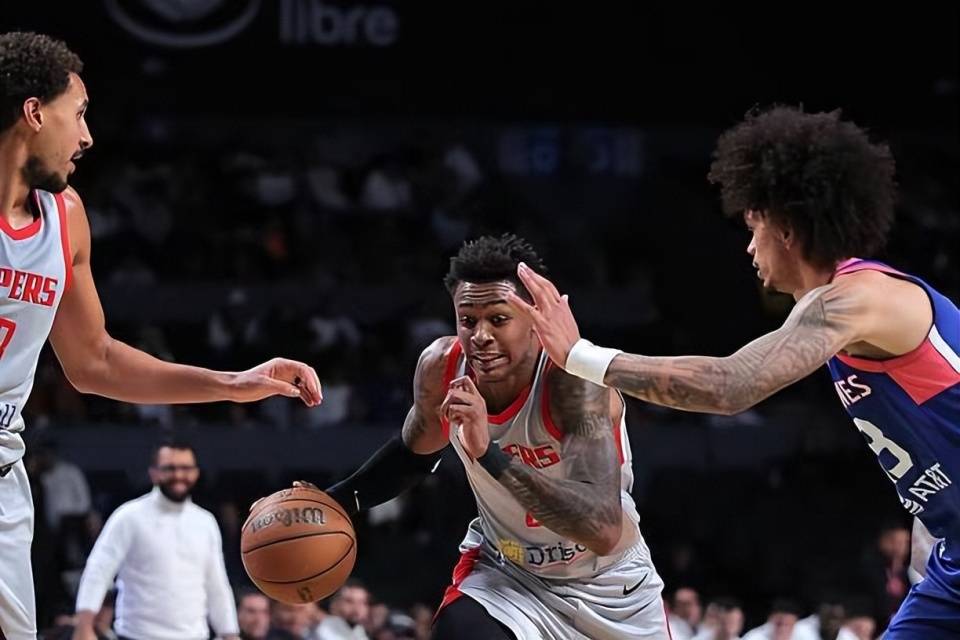 关于今夜费耶诺德调整名单以备NBA常规赛；状态回暖环节打磨；质疑声仍在；赛程密集仍需轮换的信息